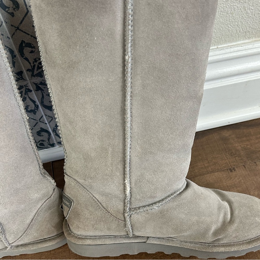 Bearpaw boots, Size 9 Great Condition